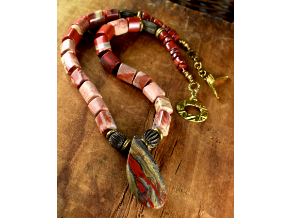 Primitive style with natural stones by Gloria Ewing.