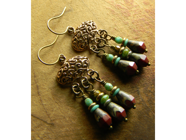 Beaded chandelier earring design by Gloria Ewing.