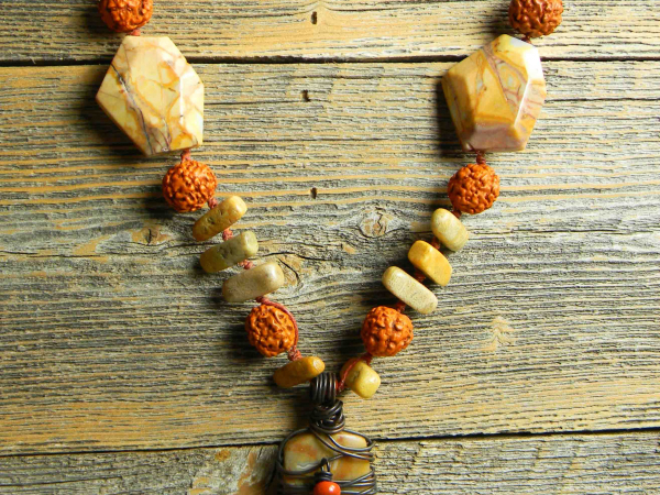 Casual style knotted necklace design by Gloria Ewing.