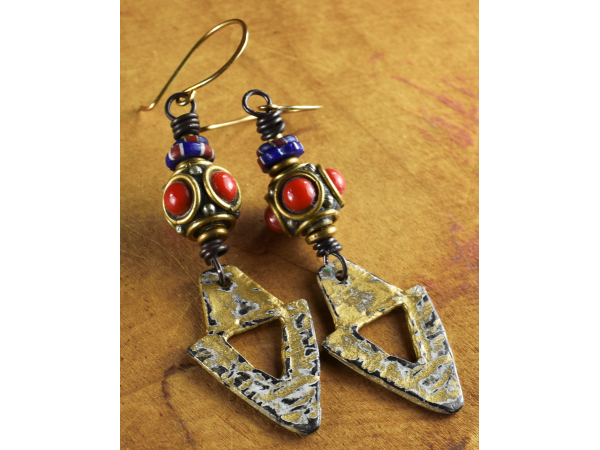 Inlaid Tibetan beads with artisan pewter, design by Gloria Ewing.