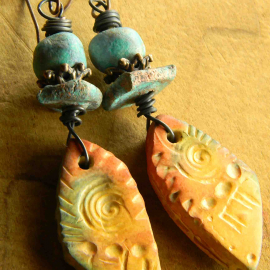 Desert colors in an artisan earring design by Gloria Ewing.