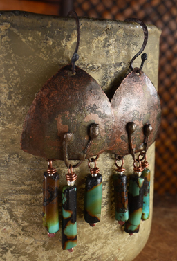 triangle_turq_chandelier_e7.jpg